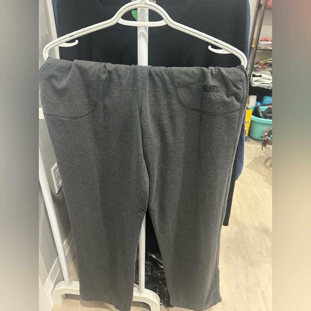 Roots Joggers Size Medium (as Is)
